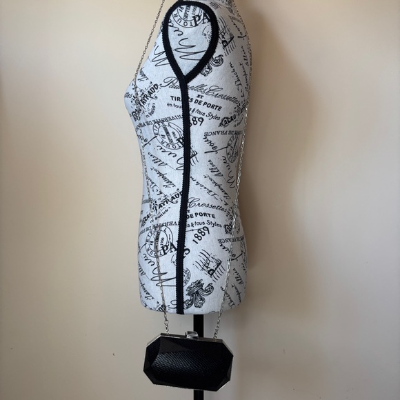 Elegant Faux Snakeskin Black & Silver Small Bag with Metal Chain & Jewel Closure - Picture 6 of 11